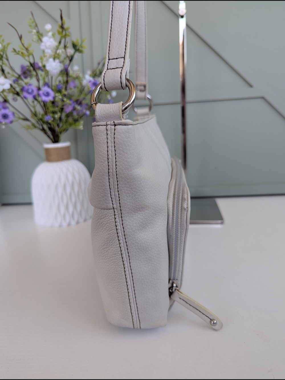 Tignanello Pale Beige Leather Shoulder Bag with Front Zip Pocket - Picture 6 of 13
